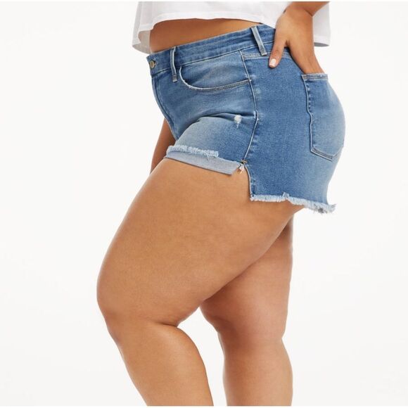 Good American Good Curve Denim Shorts Distressed High Rise Size 24 (4XL) NWT - Picture 4 of 16
